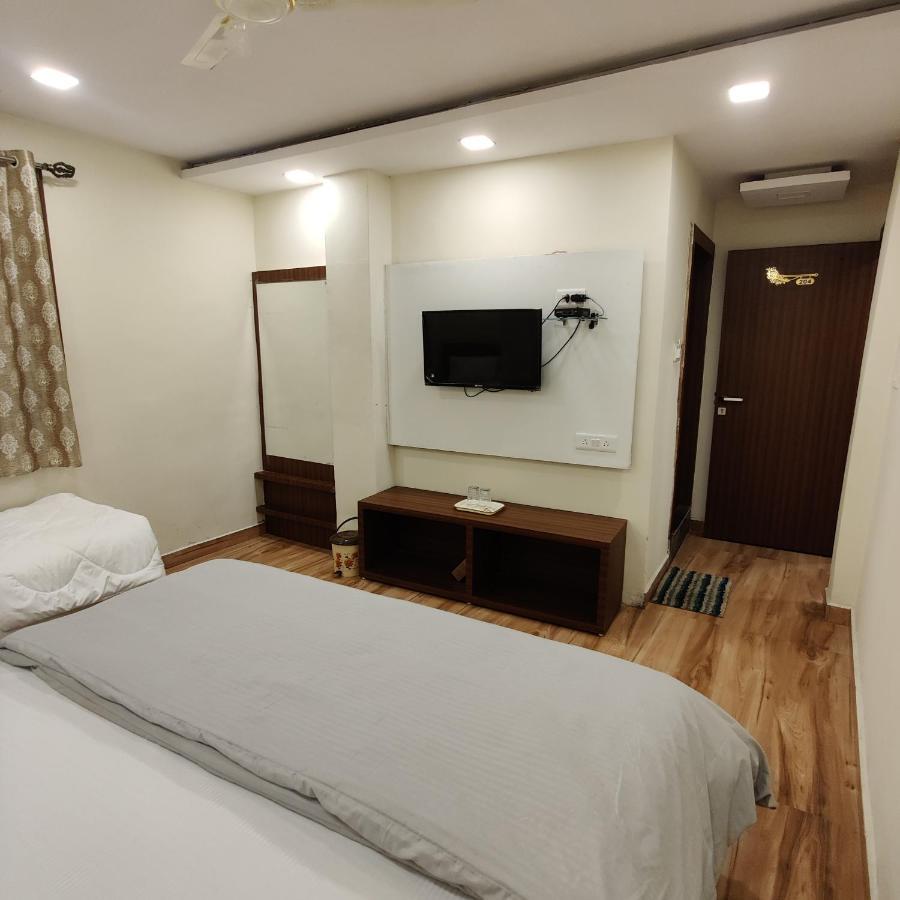 Hotel Shreeji Residency Pachmarhī Εξωτερικό φωτογραφία